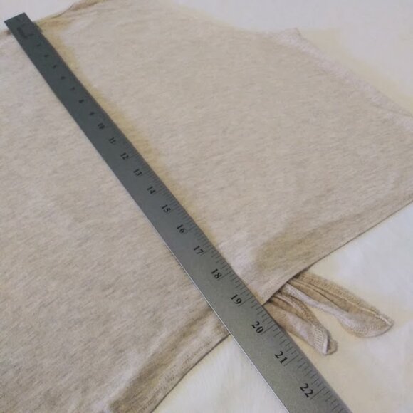 Dirtee Laundry women's size L oatmeal & black top - Picture 10 of 13